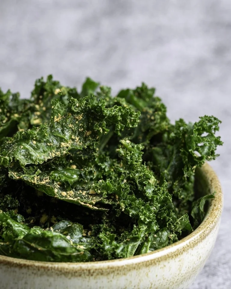 Crispy-Cheesy-Kale-Chips-Made-with-Nutritional-Yeast-Recipe